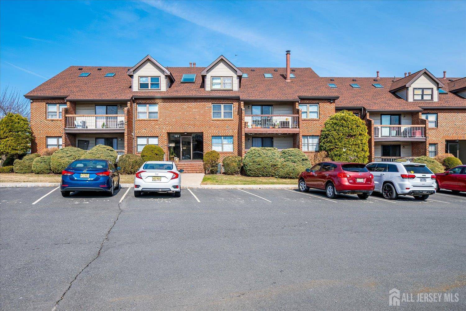 Woodbridge Proper, NJ 07095,121-F Beverly Hill TER