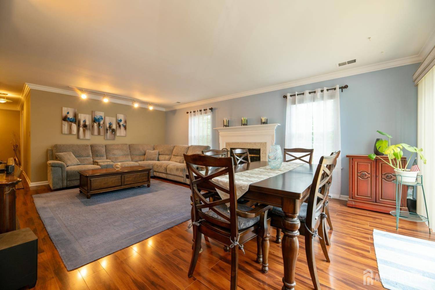 Old Bridge, NJ 08857,100 Neilly CT