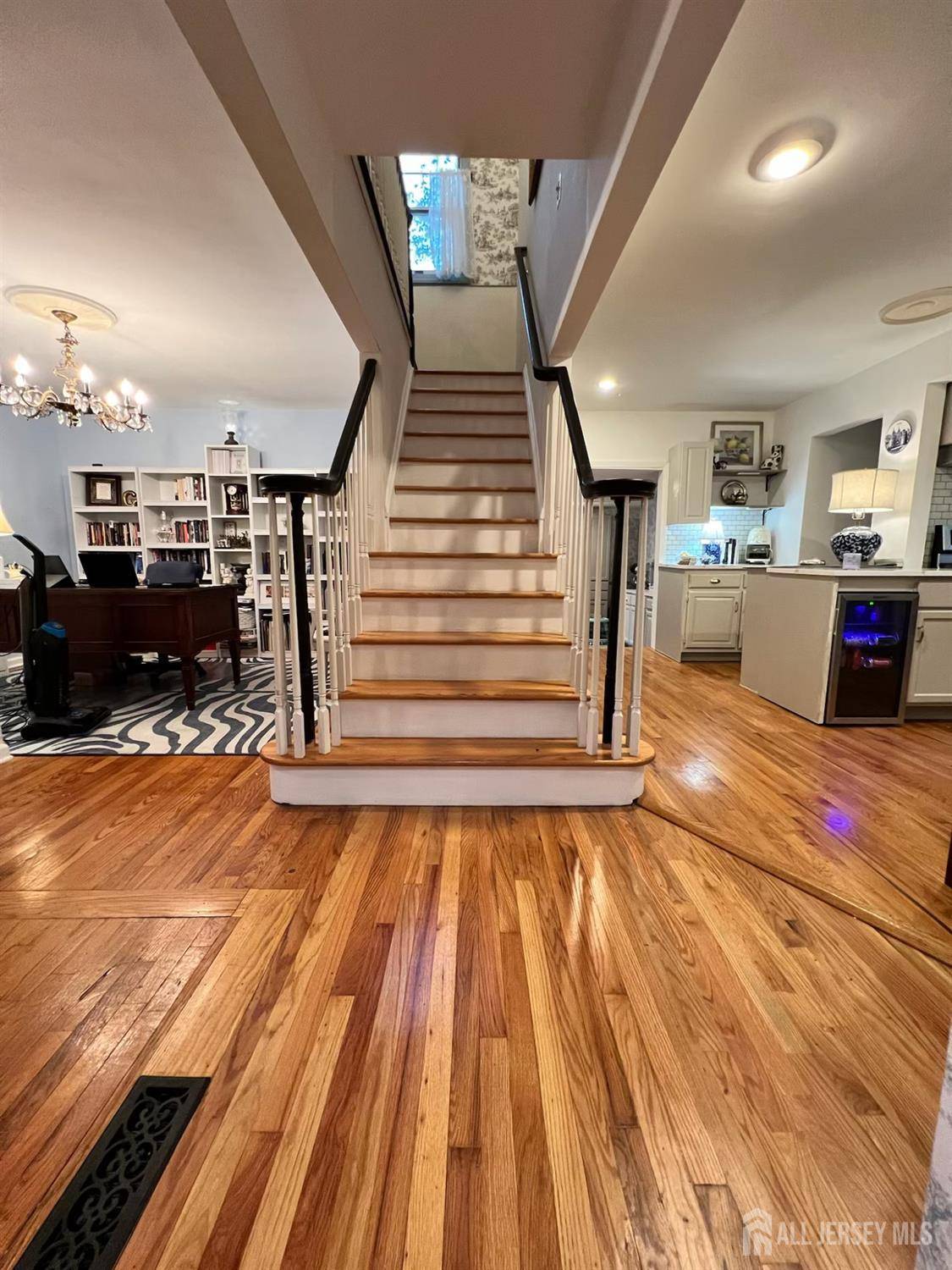 Rahway, NJ 07065,520 Albermarle ST