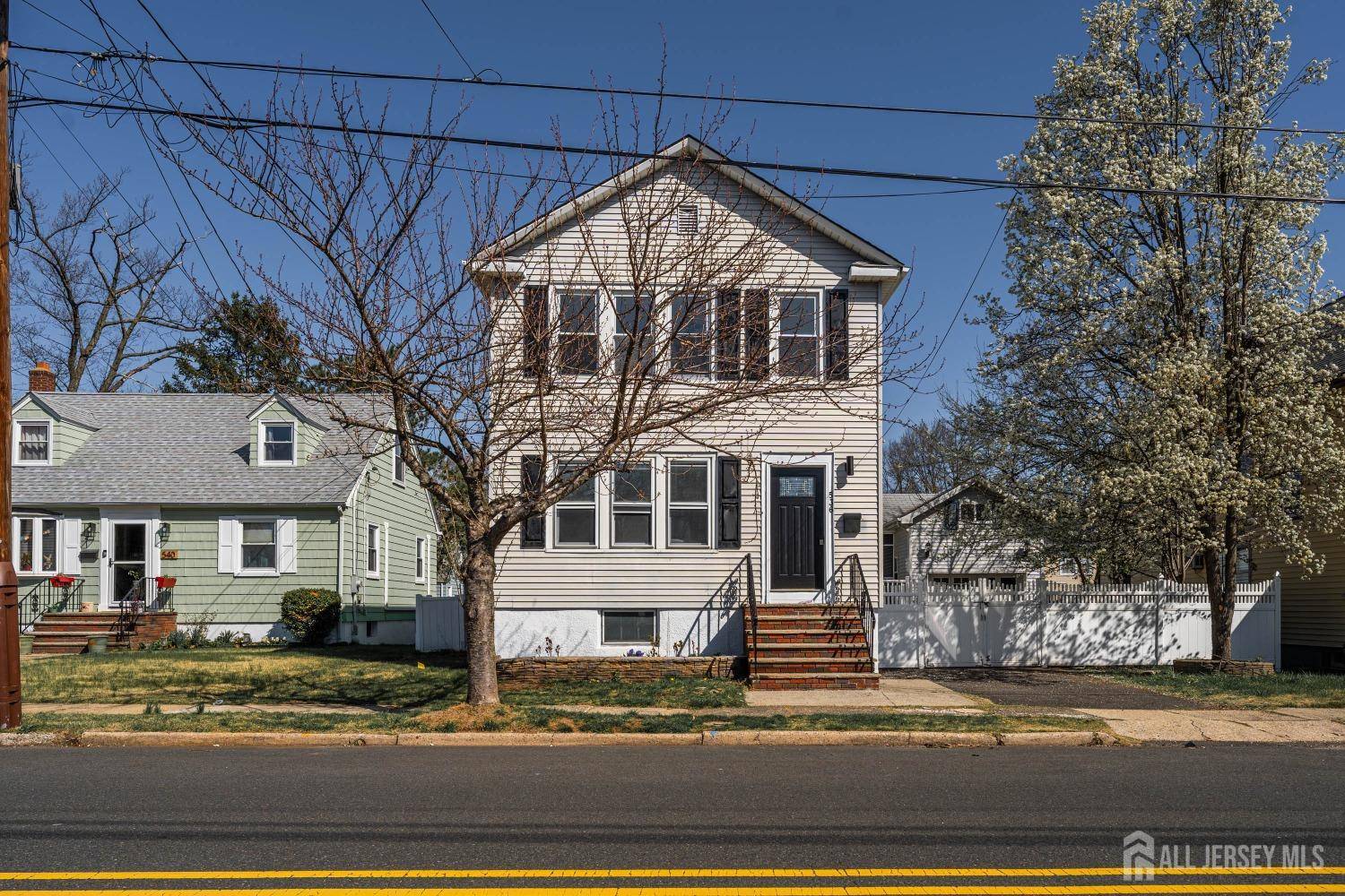 Garwood, NJ 07027,536 Spruce AVE