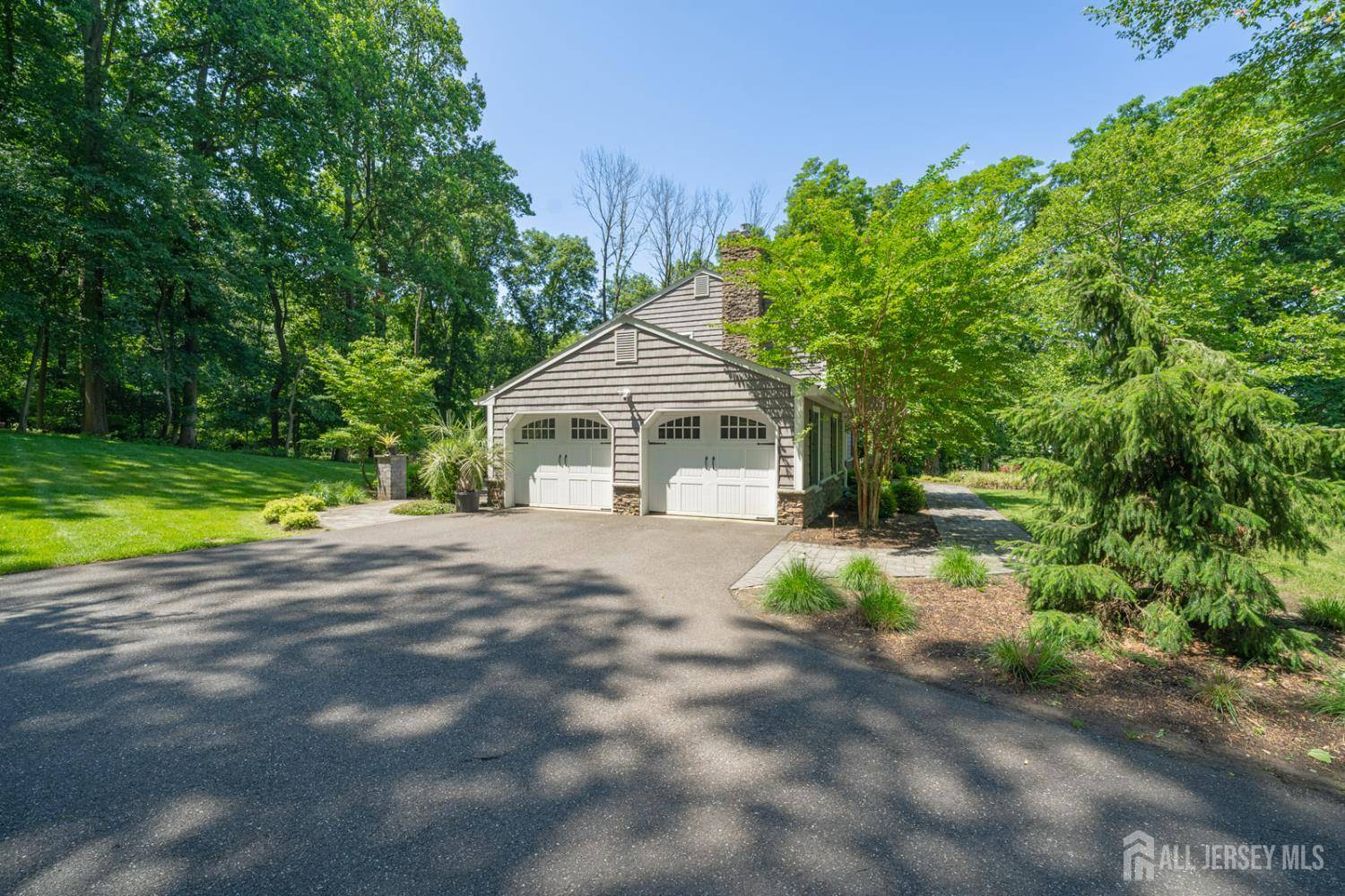 Holmdel, NJ 07733,5 Wedgewood LN