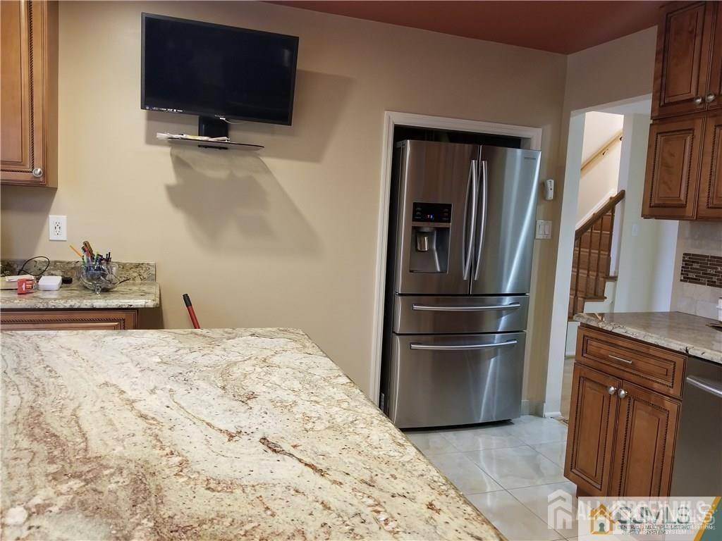 Sayreville, NJ 08872,20 Tiger lilly ct CT