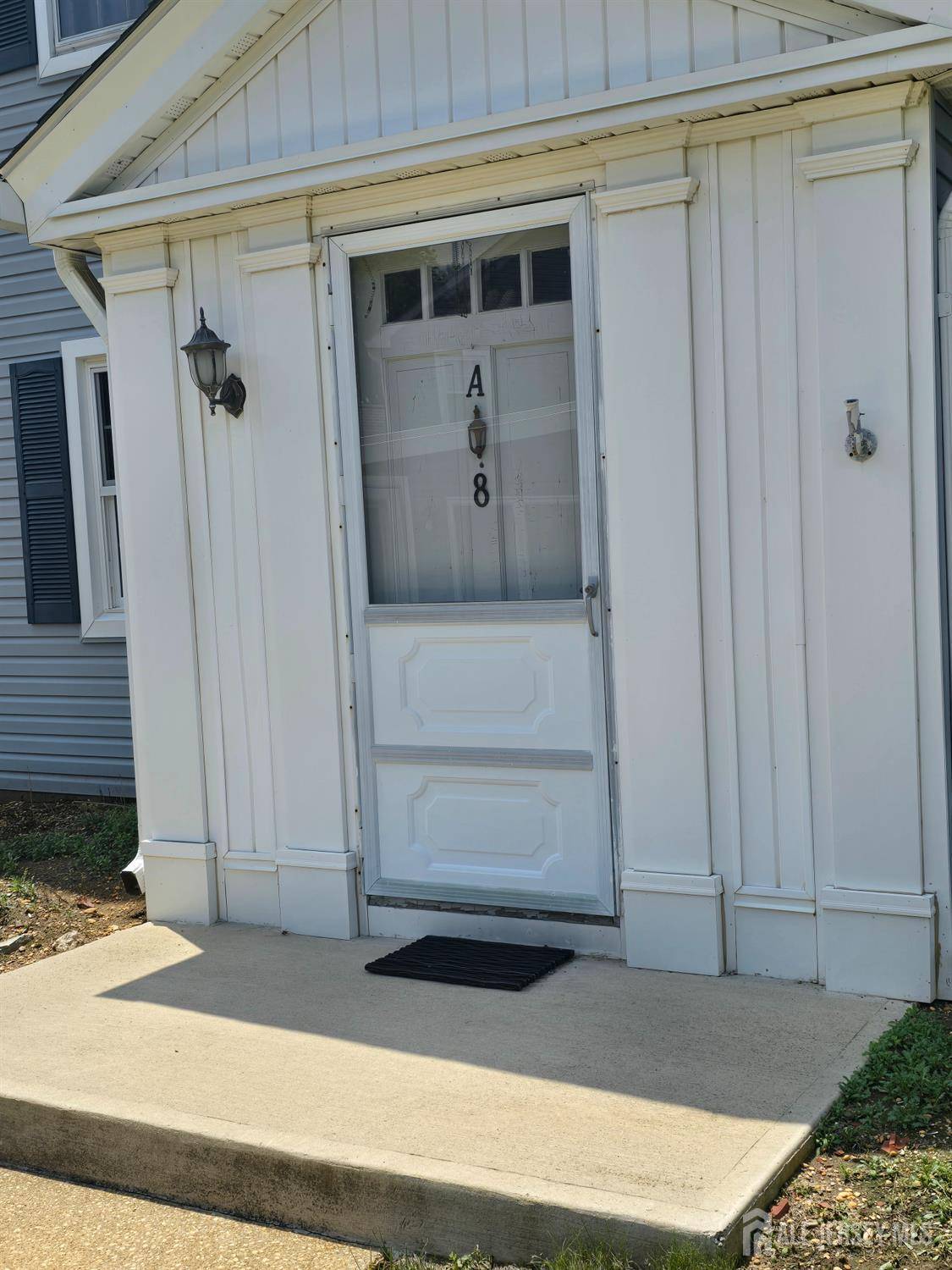 Monroe, NJ 08831,8-A Sussex WAY