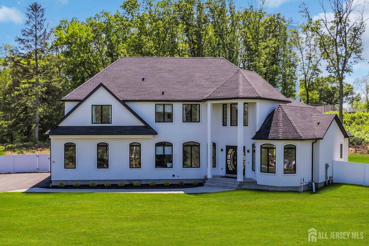 Marlboro, NJ 07746,36 School RD E