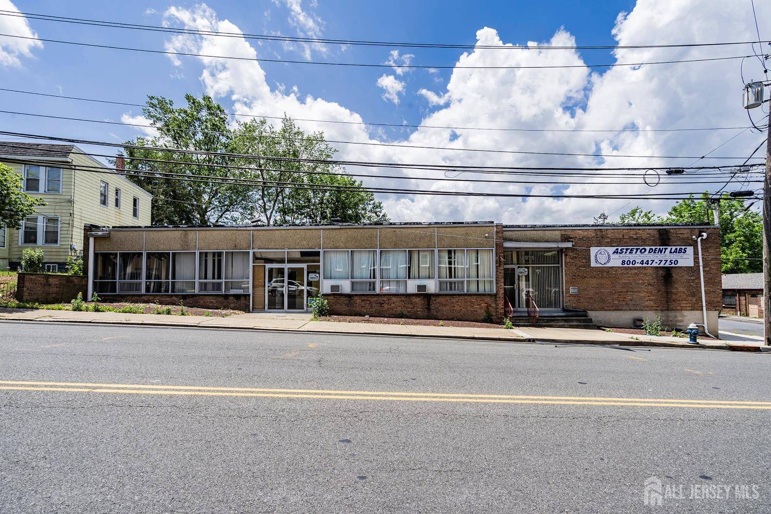 Maplewood, NJ 07040,2075 Millburn AVE