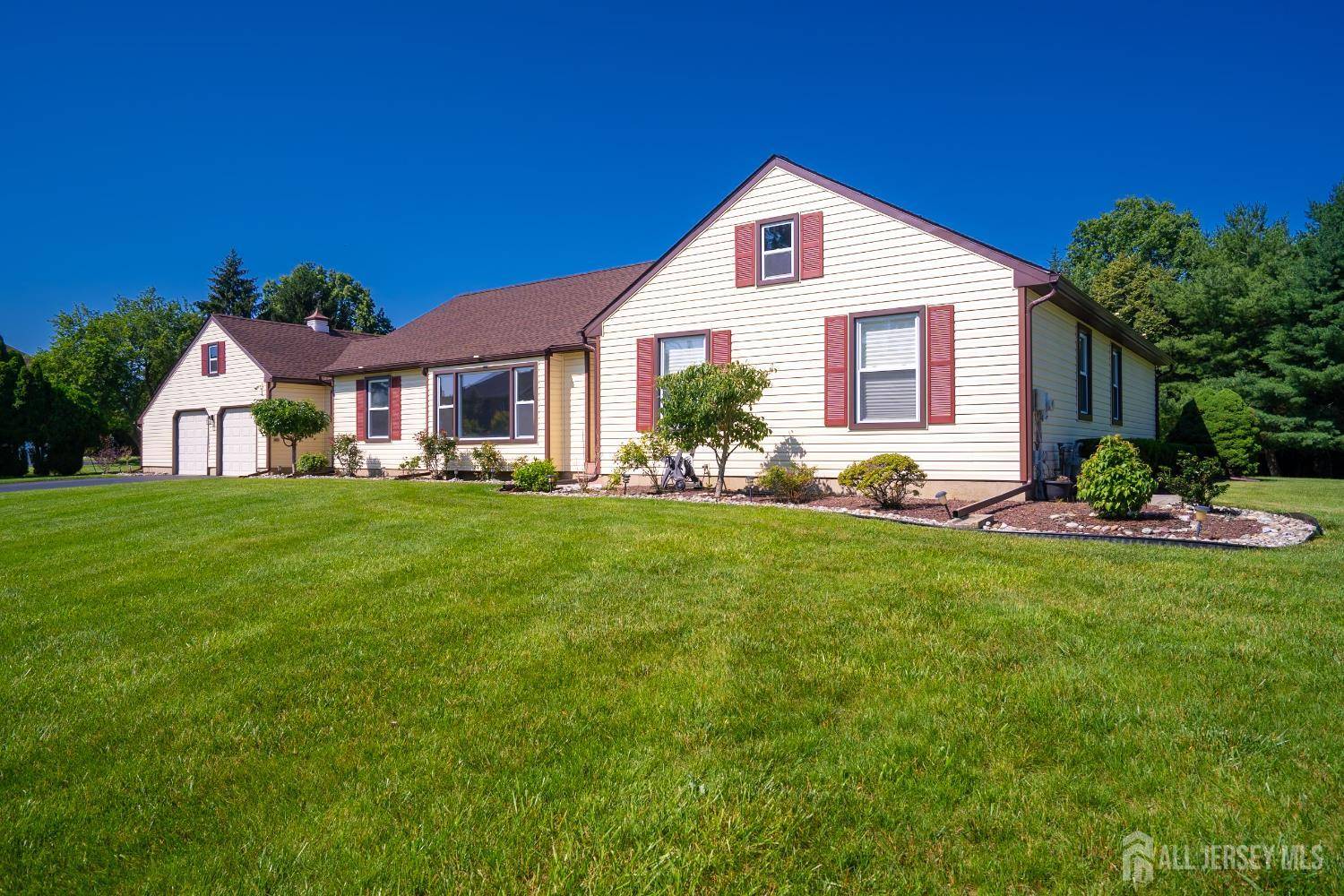 West Windsor, NJ 08550,5 Glengarry WAY