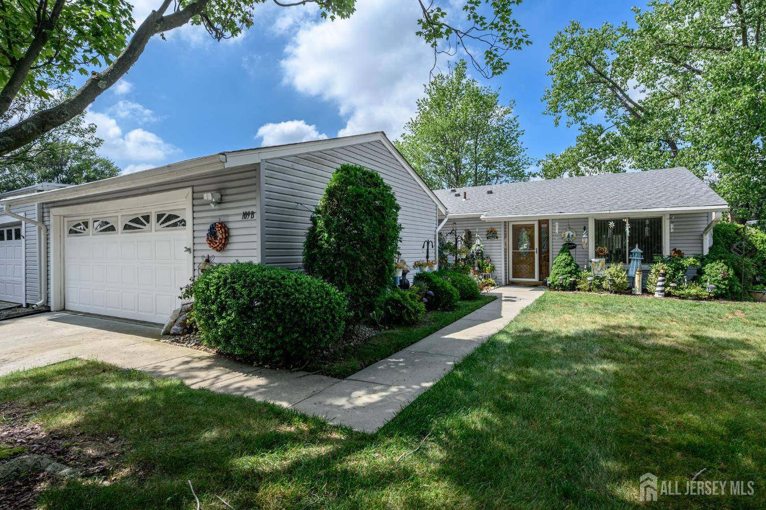 Monroe, NJ 08831,109-B Hemlock PLZ