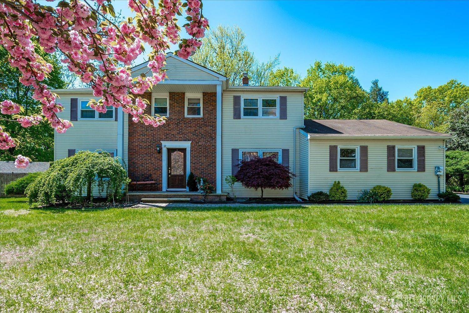 East Brunswick, NJ 08816,4 Hollis RD