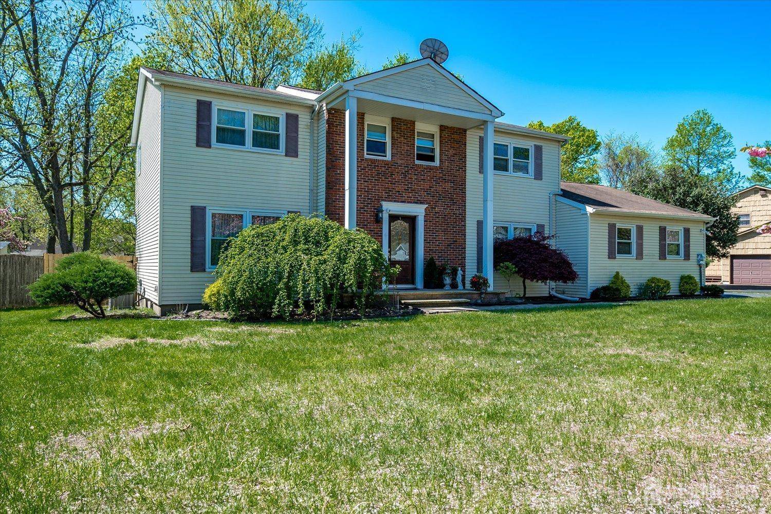 East Brunswick, NJ 08816,4 Hollis RD
