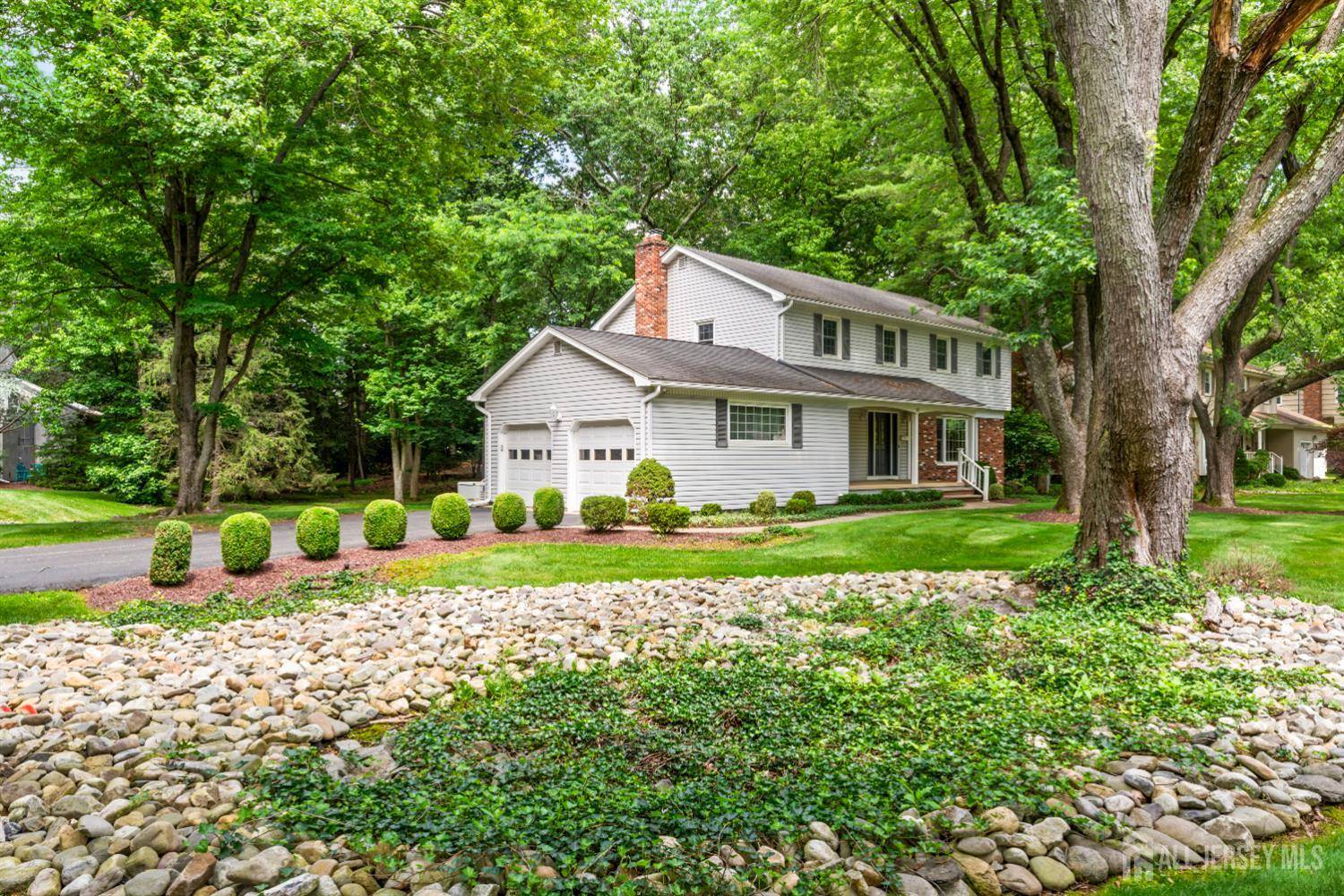 East Brunswick, NJ 08816,19 Redcoat DR