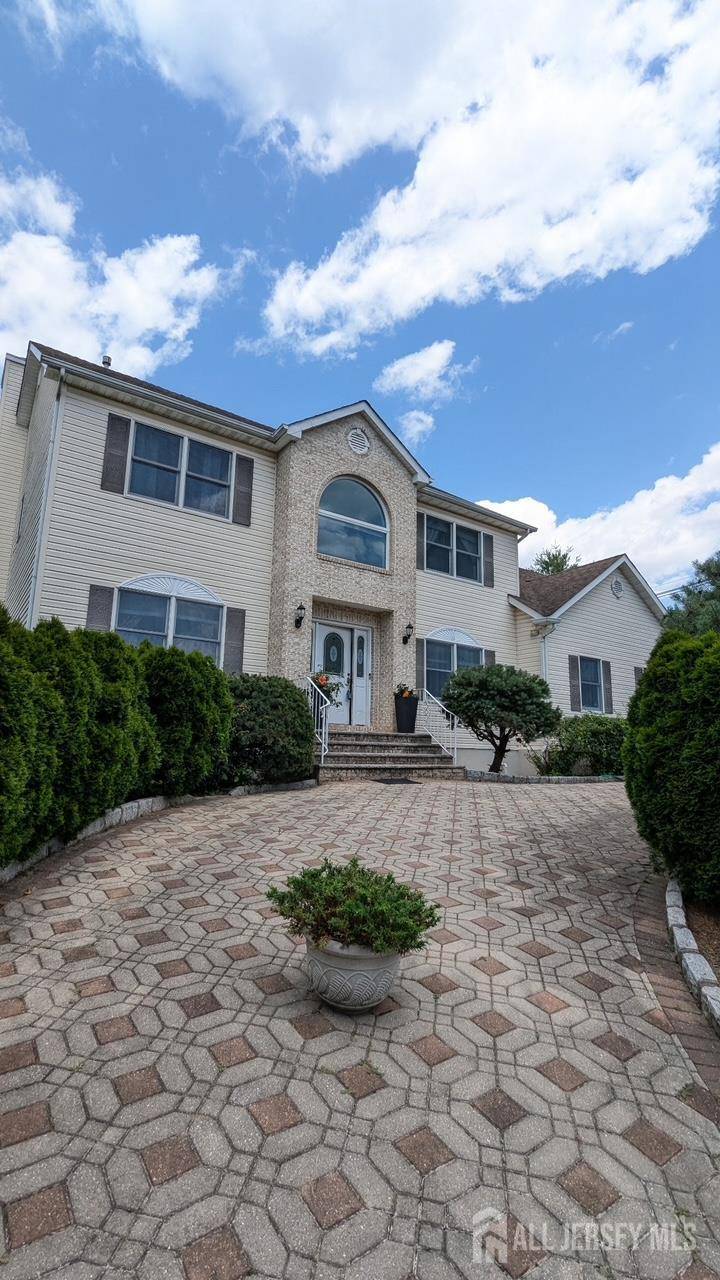 Edison, NJ 08820,20 BALLO PL