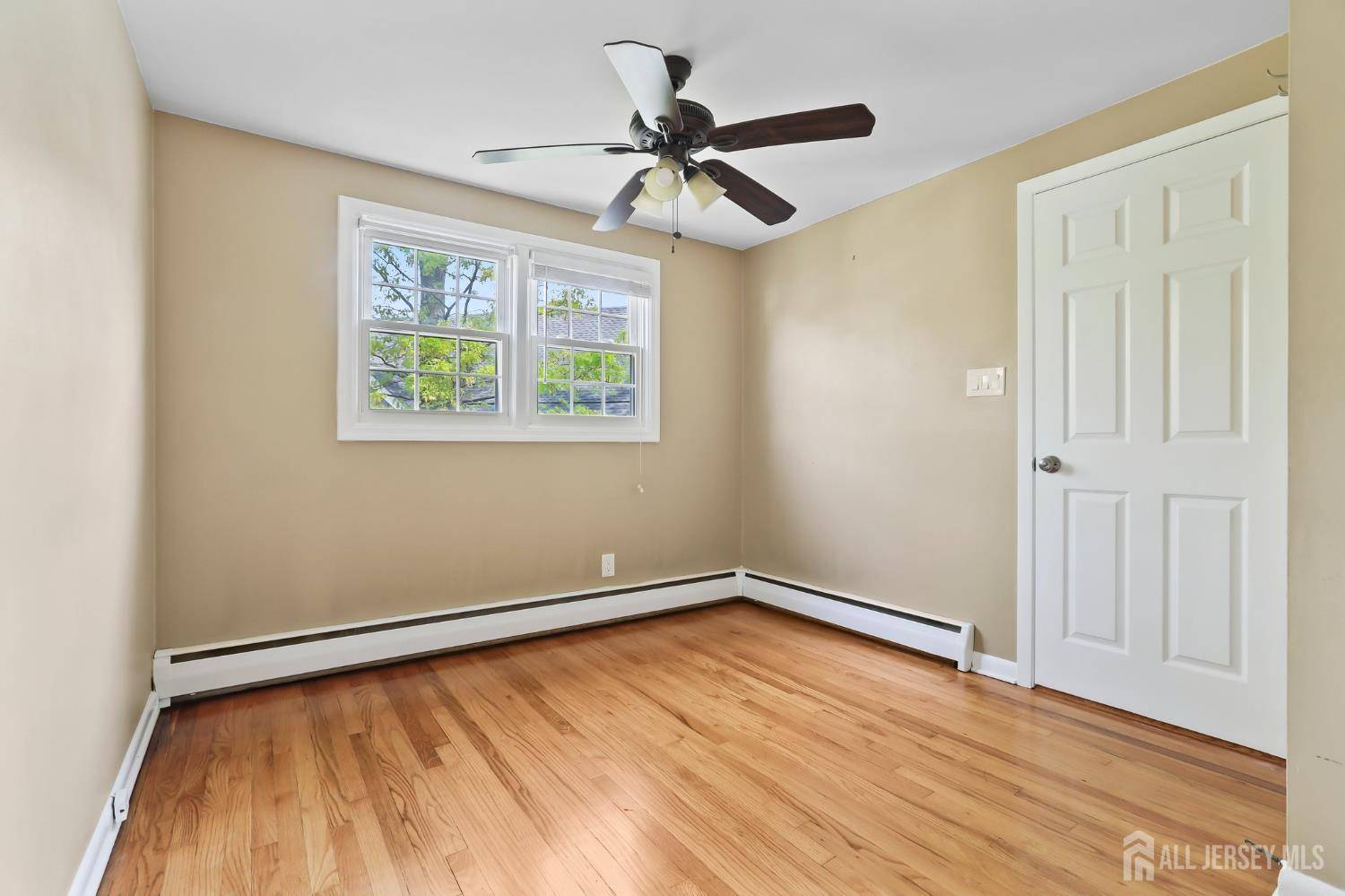 Metuchen, NJ 08840,262 Wall ST #2