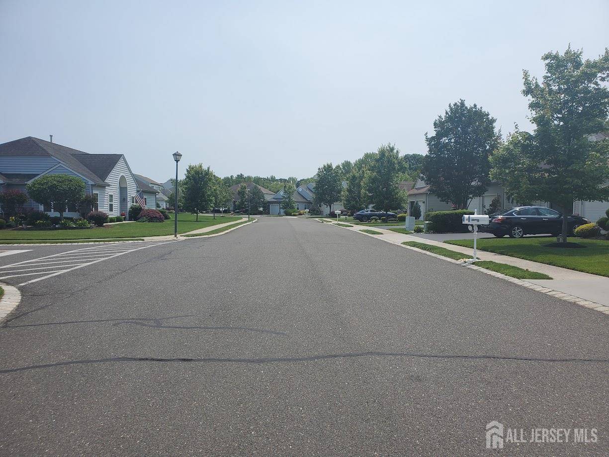 Monroe, NJ 08831,221 Valencia DR
