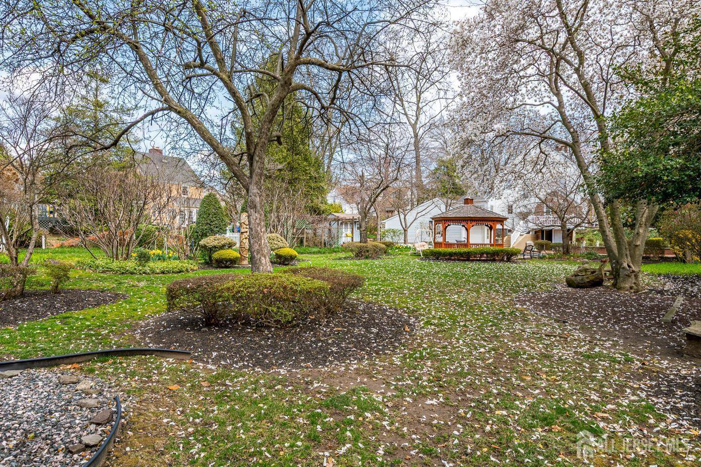 Sayreville, NJ 08872,27 Bailey PL