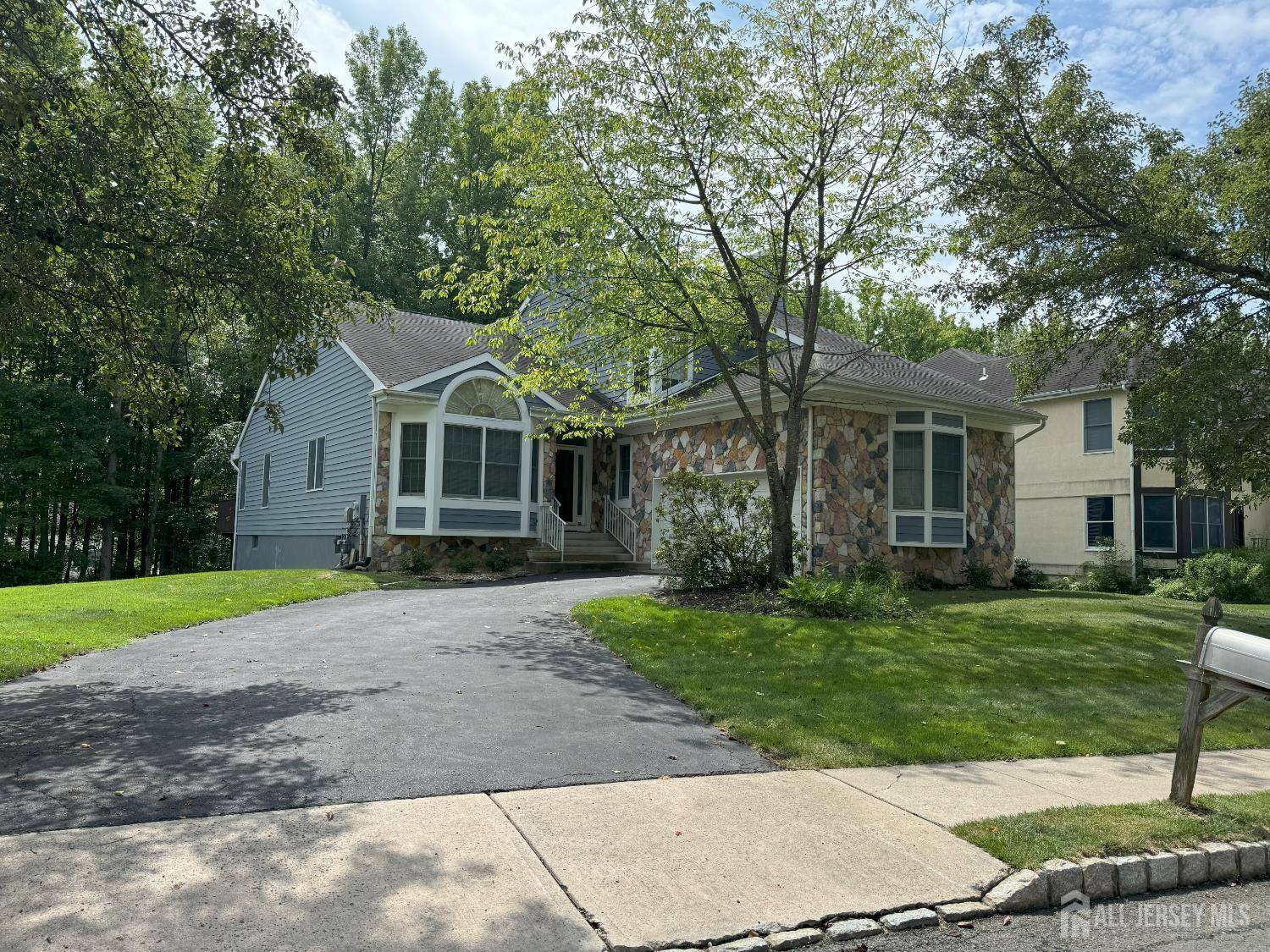 South Brunswick, NJ 08540,36 Lavender DR
