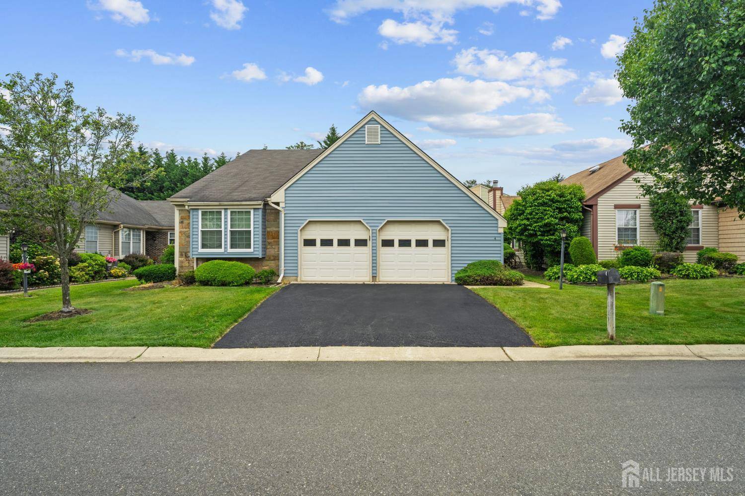 Monroe, NJ 08831,4 Molly Pitcher CT