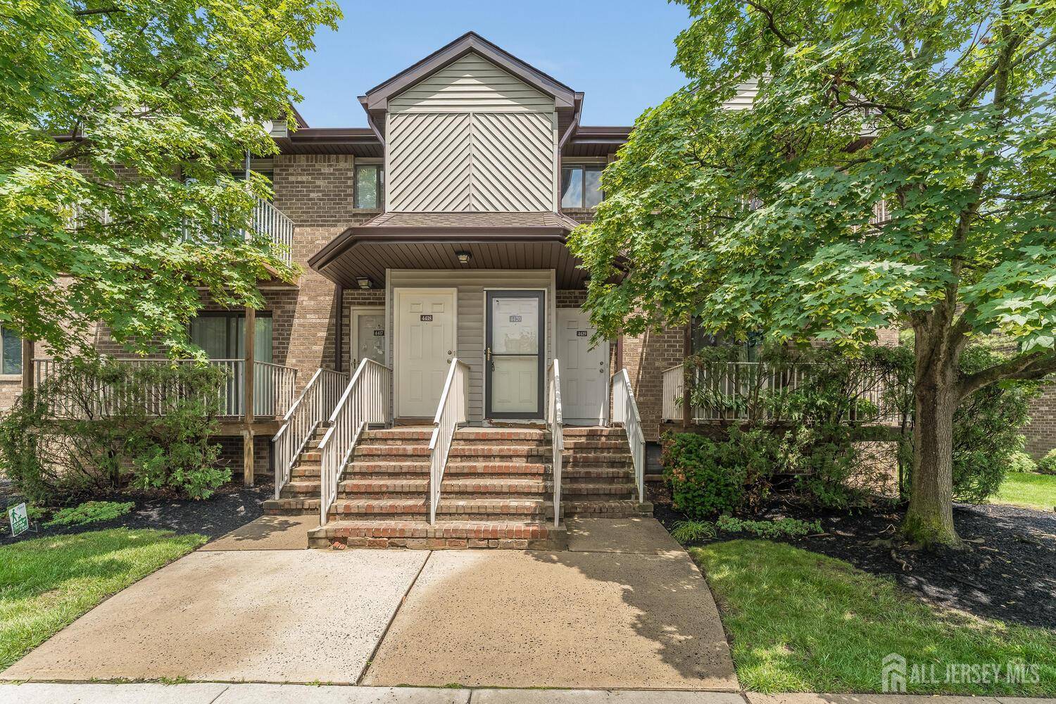North Brunswick, NJ 08902,4420 Birchwood CT