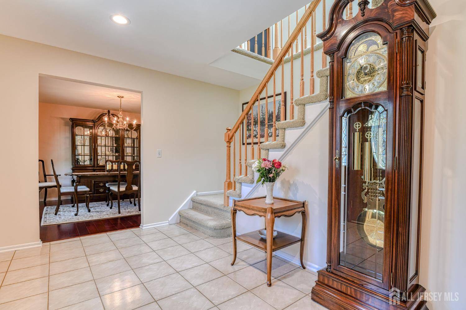 North Brunswick, NJ 08902,833 Cranbury Cross RD