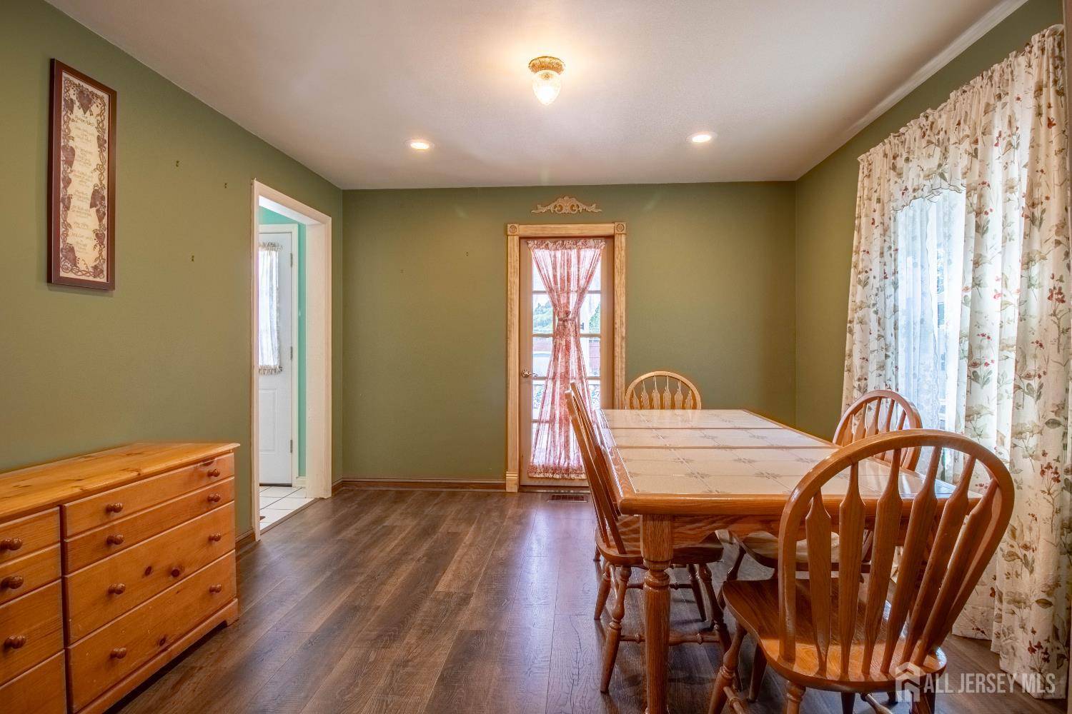 East Brunswick, NJ 08816,1 Myron PL