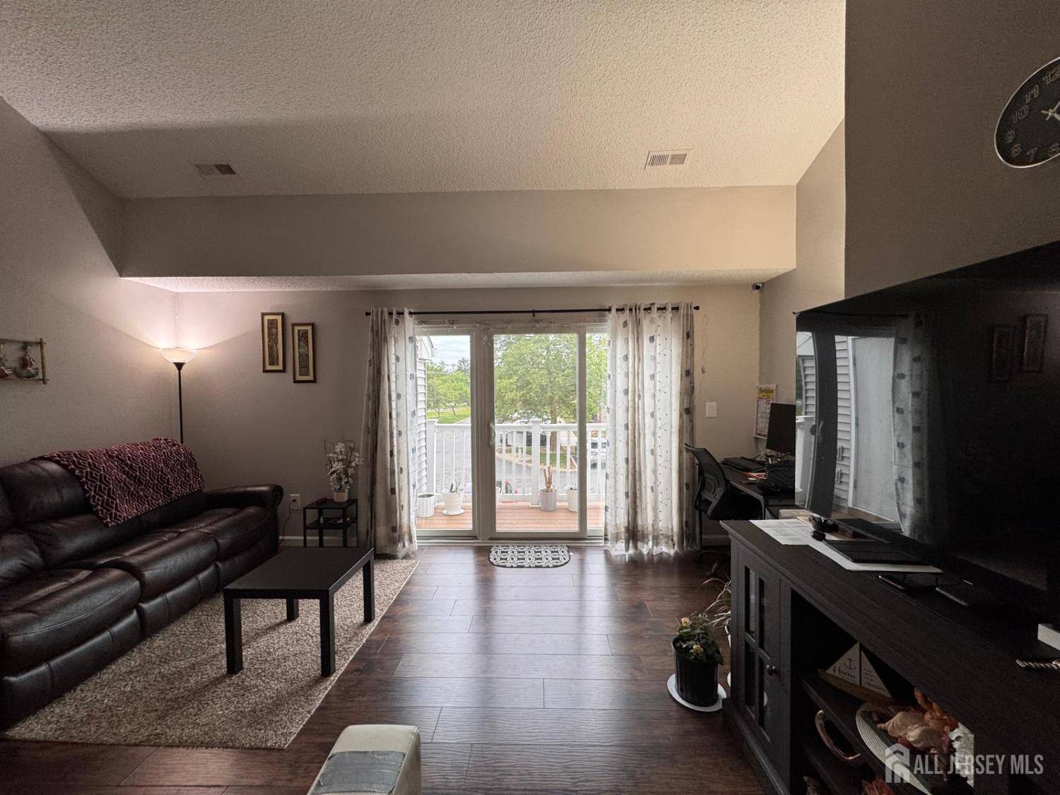 Plainsboro, NJ 08536,7110 Tamarron DR