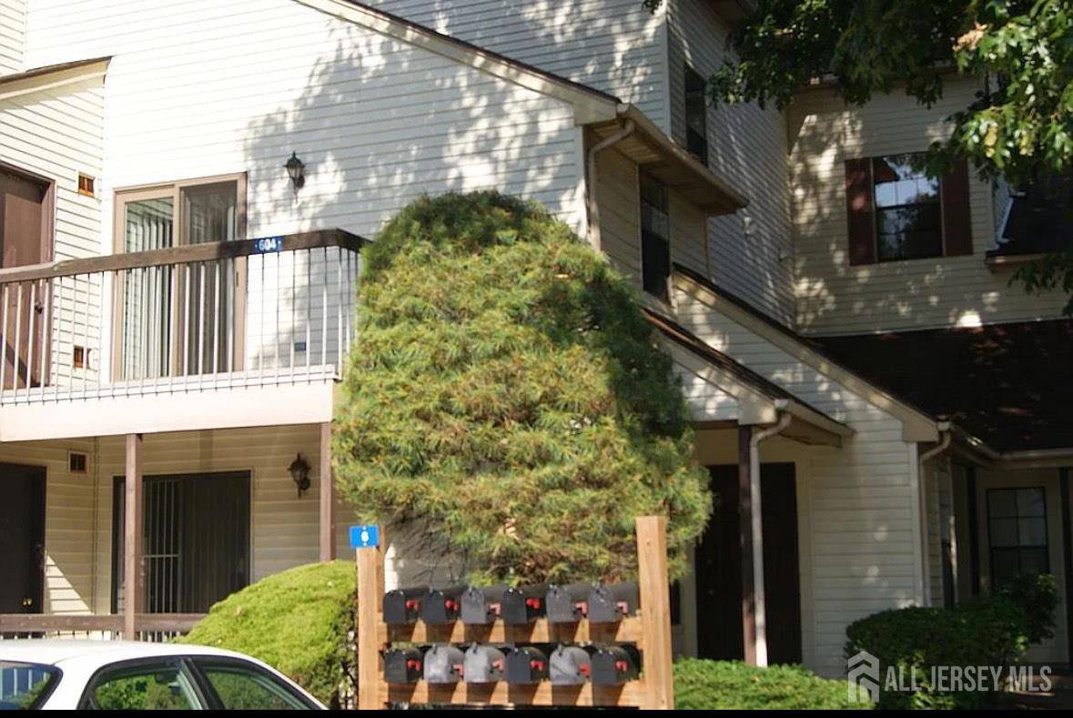 Iselin, NJ 08830,604 Woodbridge Commons WAY