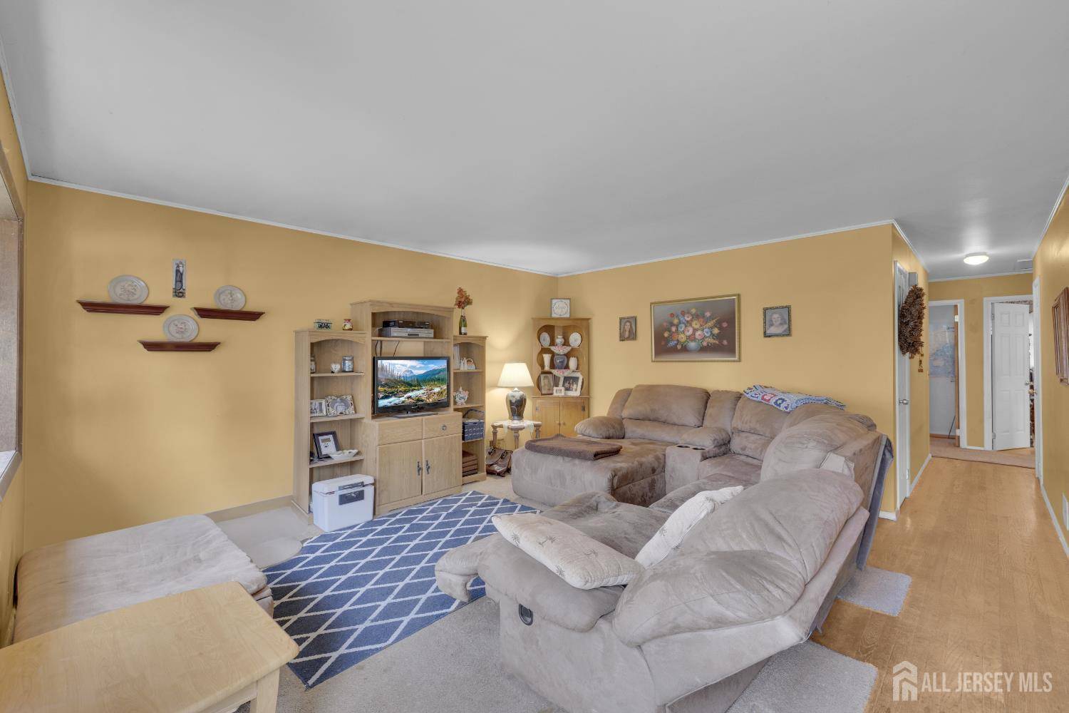 Dunellen, NJ 08812,28 Lehigh ST