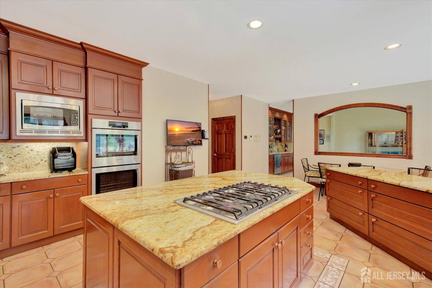 Bernards, NJ 07920,27 Parkwood LN