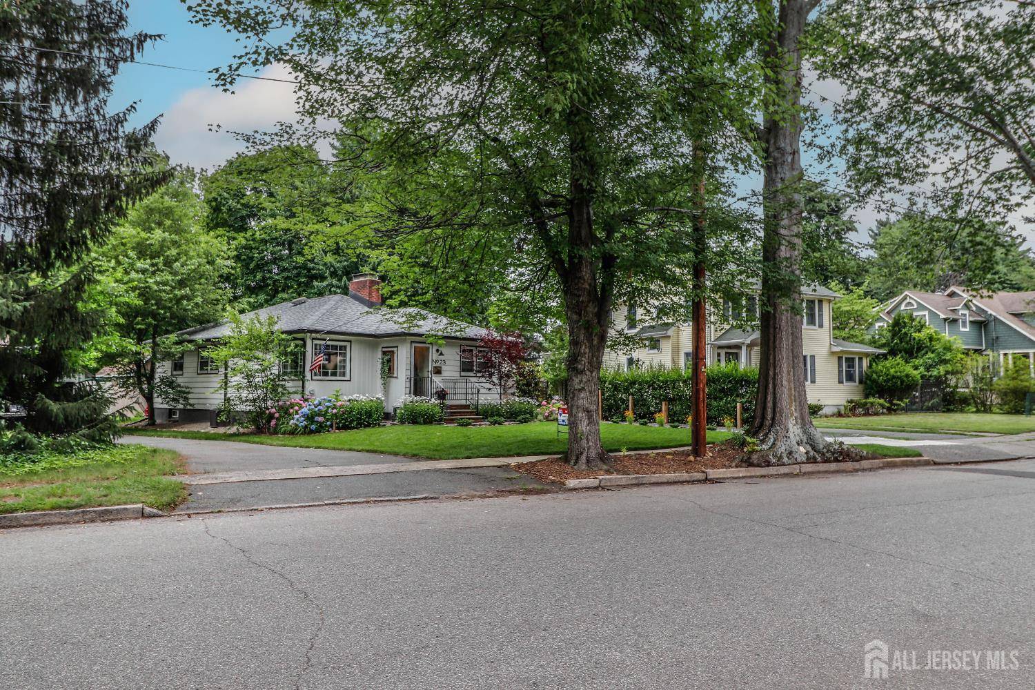 Metuchen, NJ 08840,23 Elm AVE