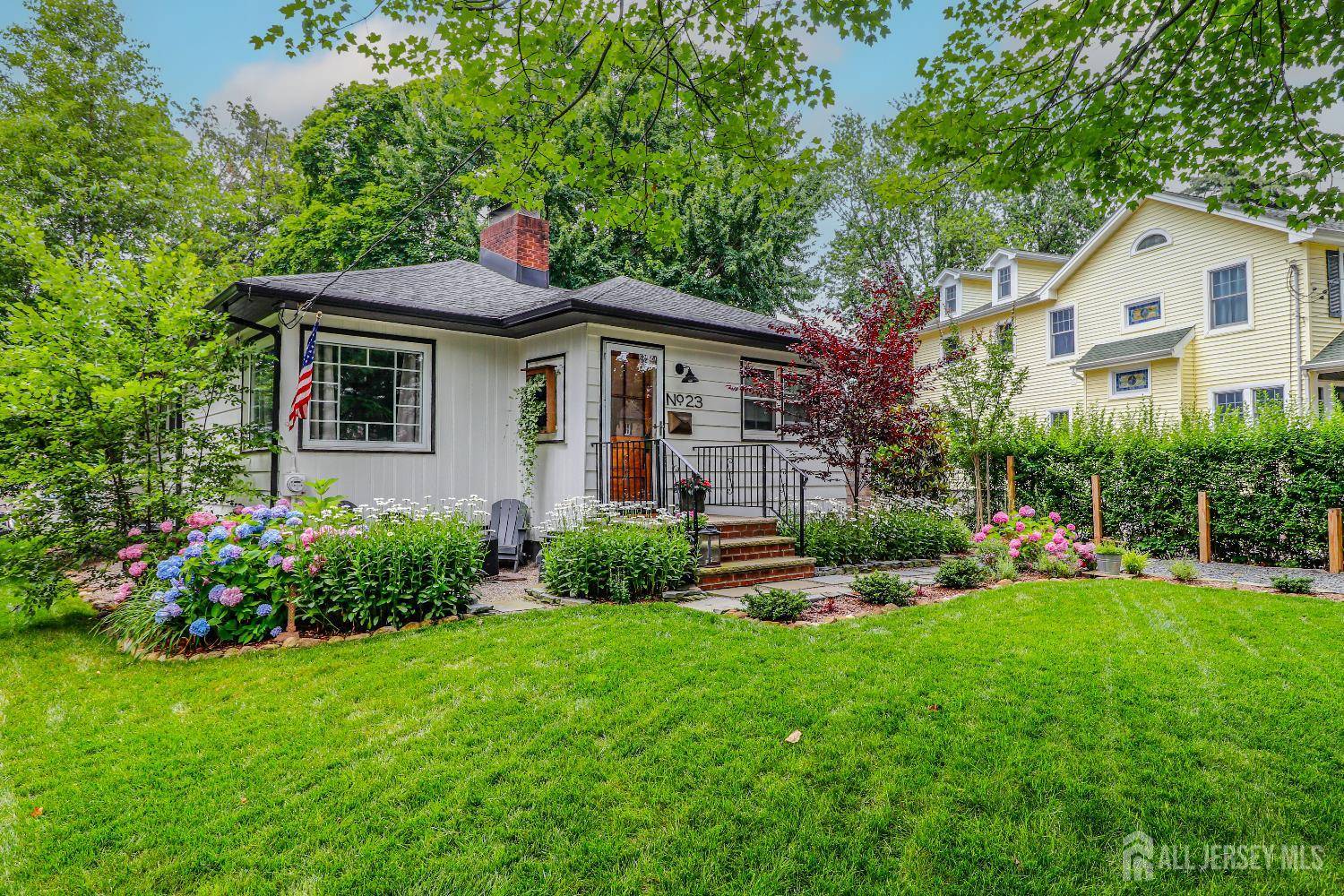 Metuchen, NJ 08840,23 Elm AVE