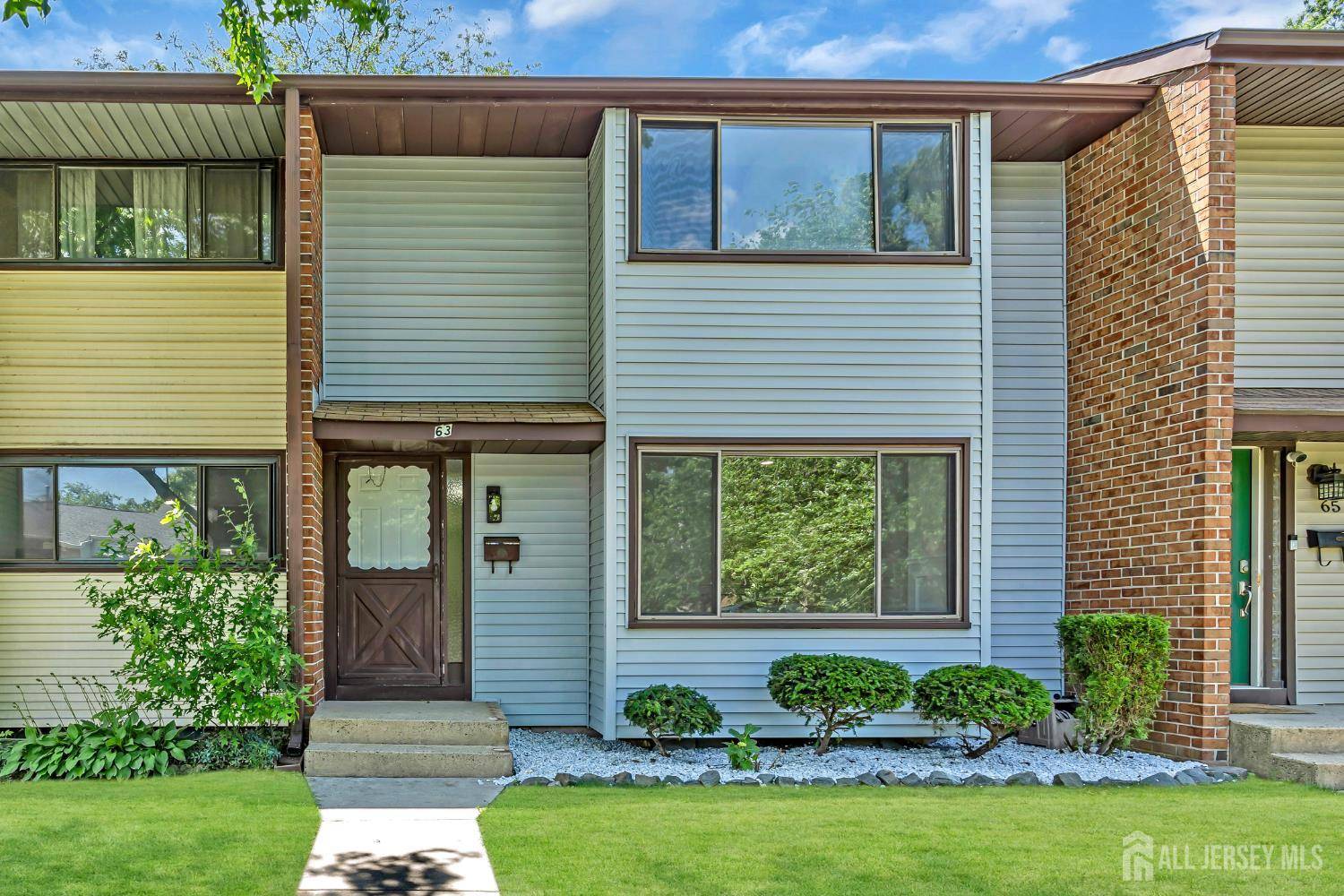 East Windsor, NJ 08520,63 Dennison DR