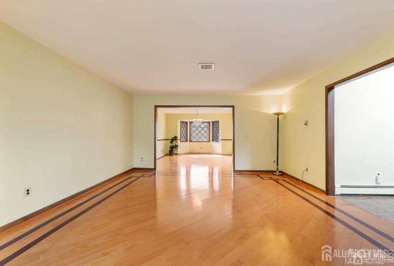 East Brunswick, NJ 08816,6 Persimmon CT