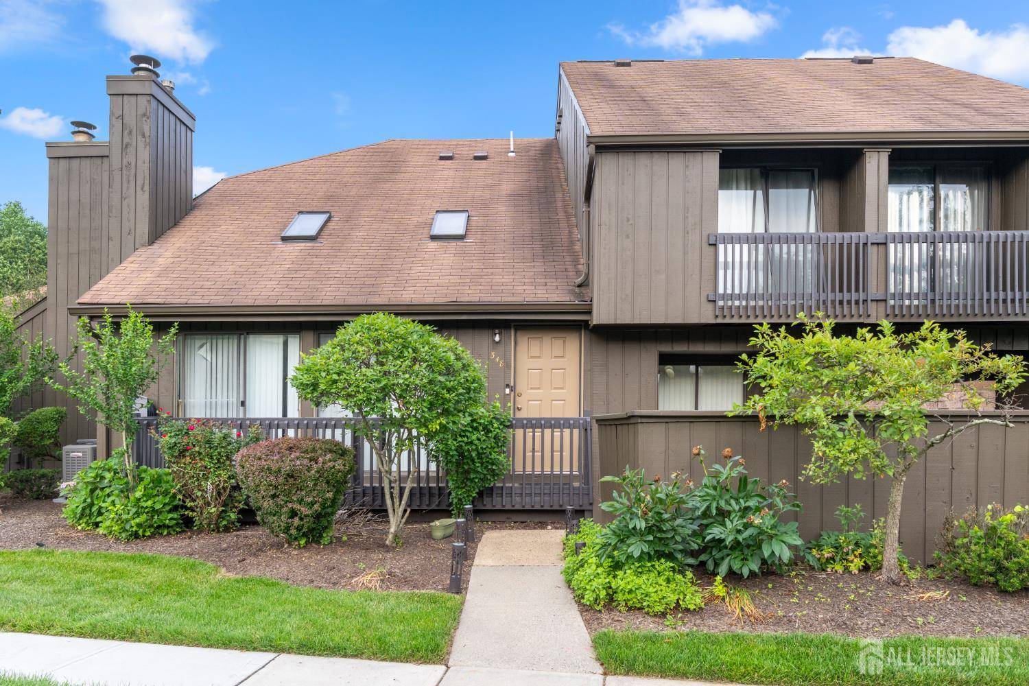 Edison, NJ 08820,348 Westgate DR