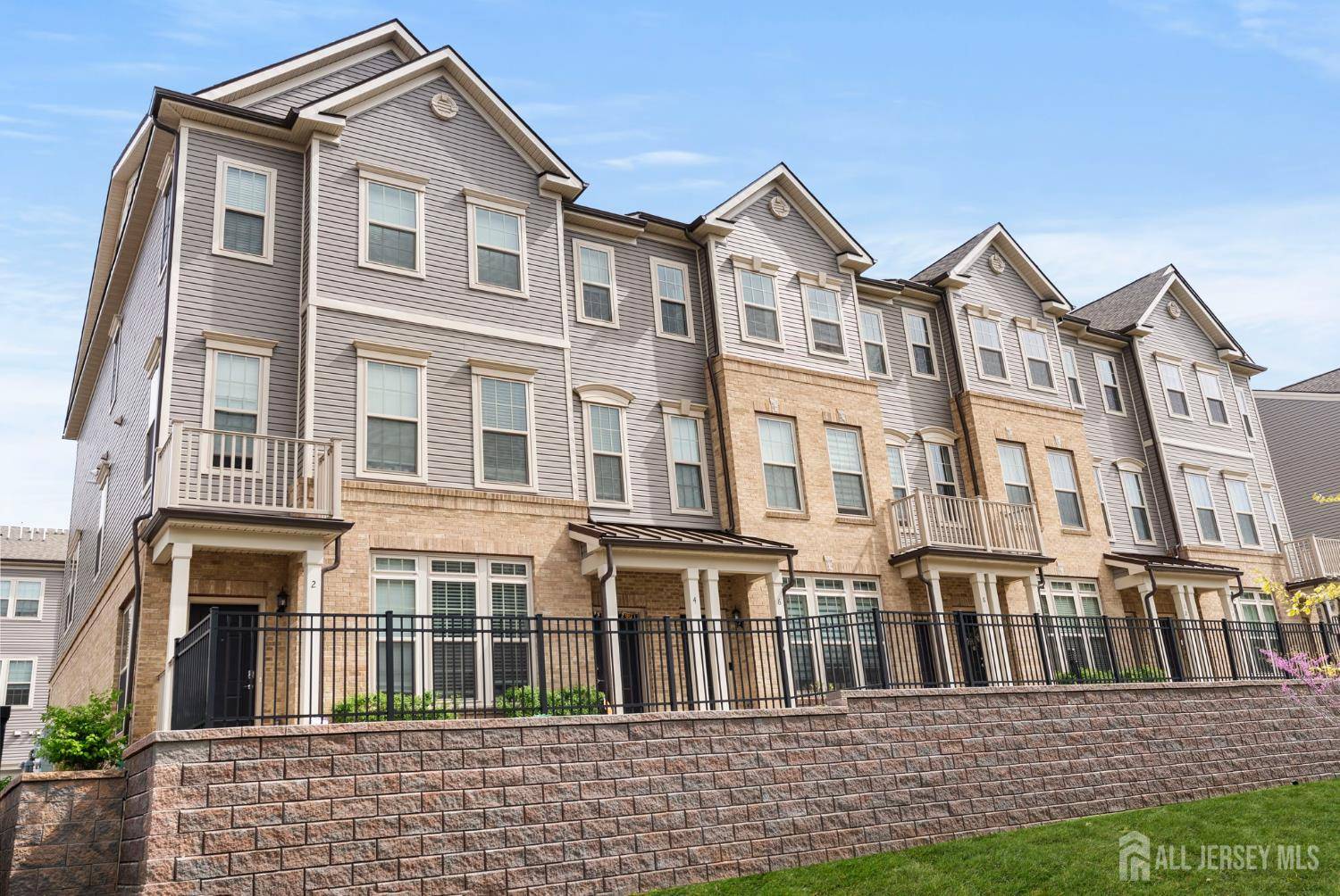 Wood-ridge, NJ 07075,4 Arnold DR #5302