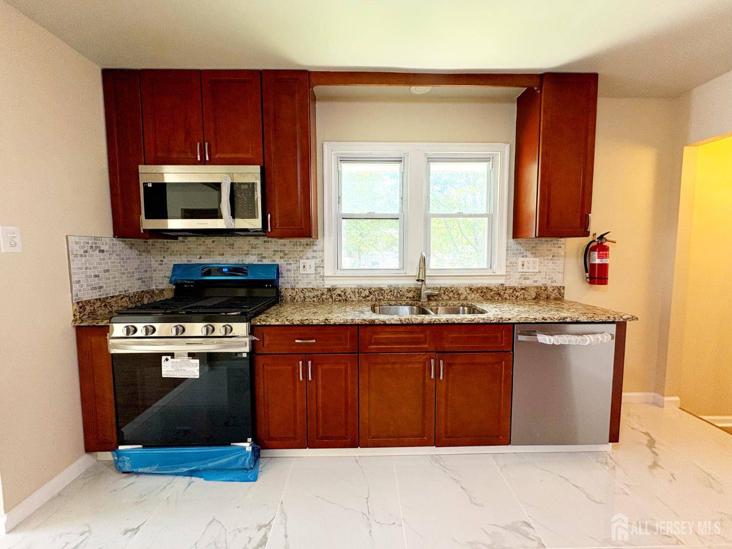 Highland Park, NJ 08904,500 Grove AVE