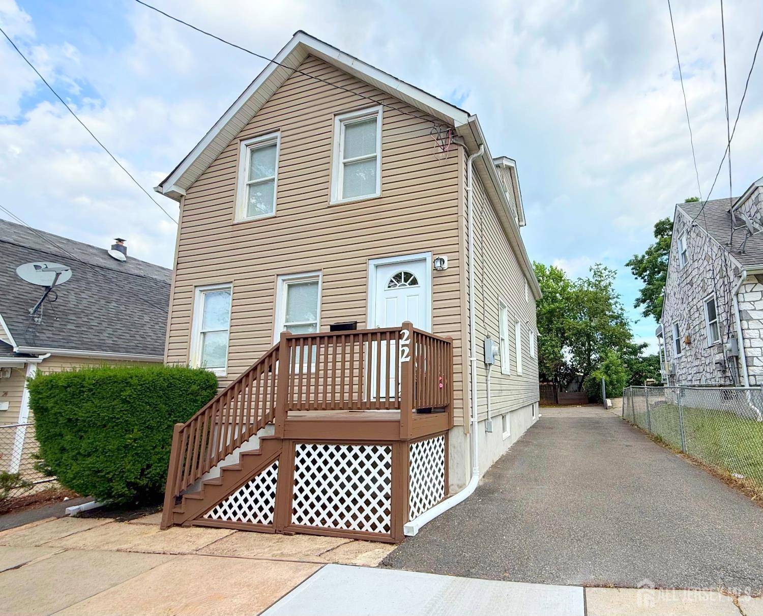 Carteret, NJ 07008,22 JOHN ST