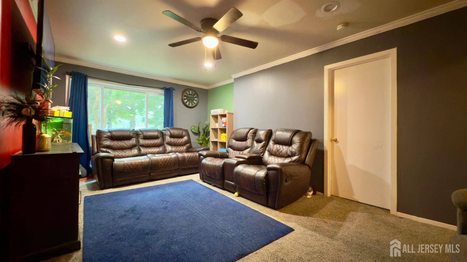 East Brunswick, NJ 08816,7 Lake AVE #1B