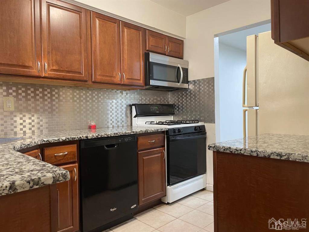 Piscataway, NJ 08854,115 Redbud RD