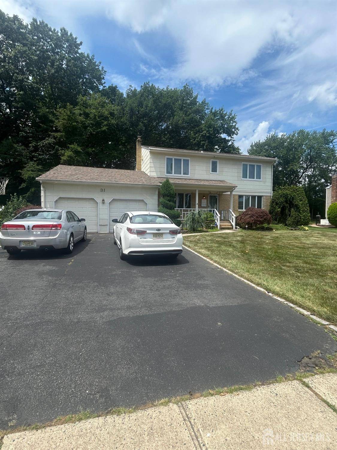 East Brunswick, NJ 08816,31 Edward ST