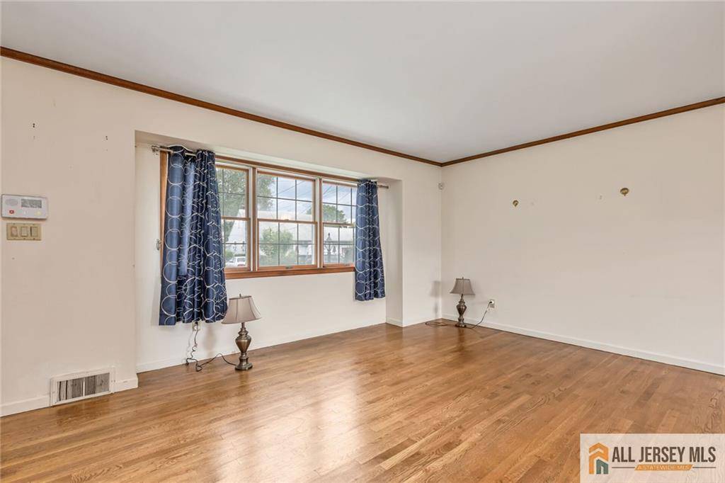 Iselin, NJ 08830,44 W Francis ST