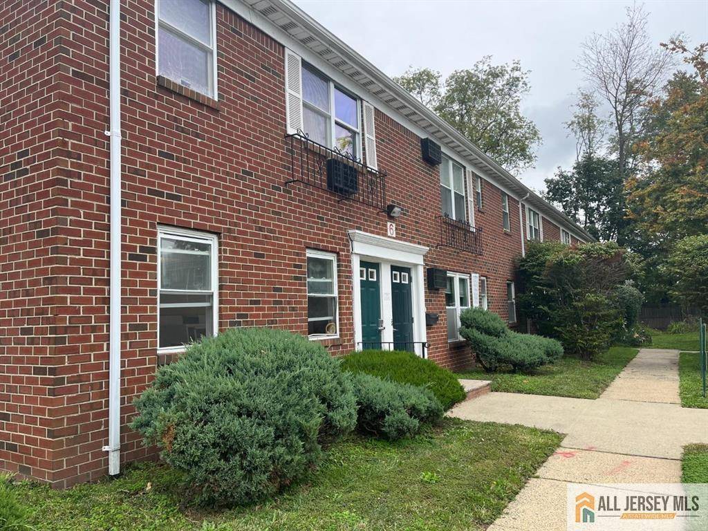 Spotswood, NJ 08884,289 Main ST #6G