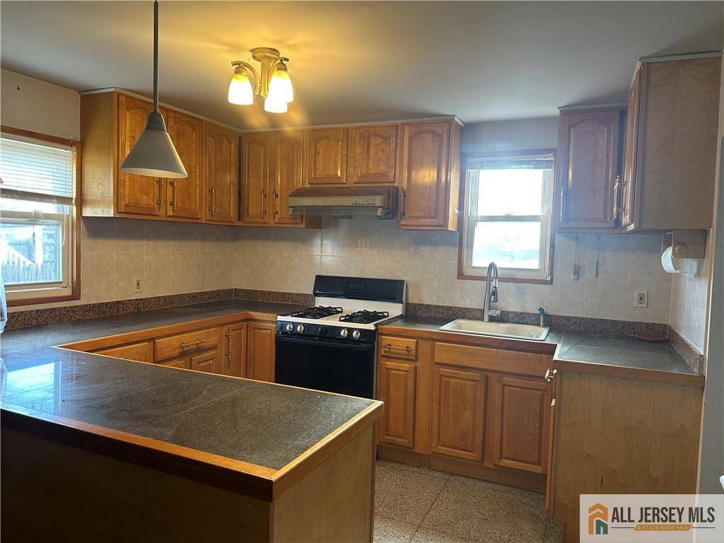South River, NJ 08882,34 Levinson AVE