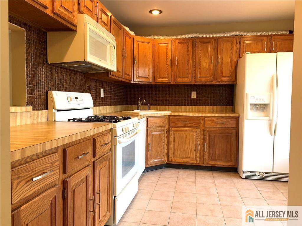 North Brunswick, NJ 08902,309 Constitution CIR