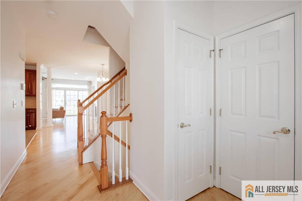 South Amboy, NJ 08879,98 S Shore DR