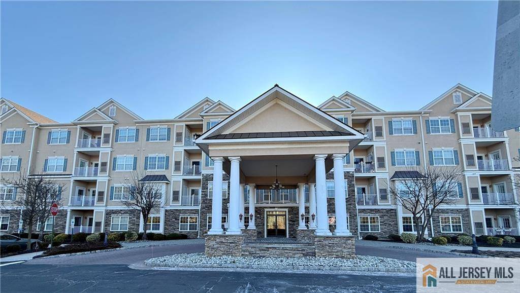 East Brunswick, NJ 08816,540 Cranbury RD #211
