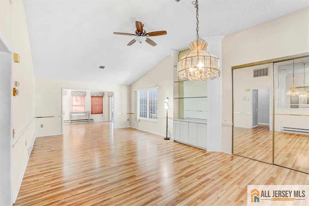 Jamesburg, NJ 08831,729 Mt Vernon RD #729B