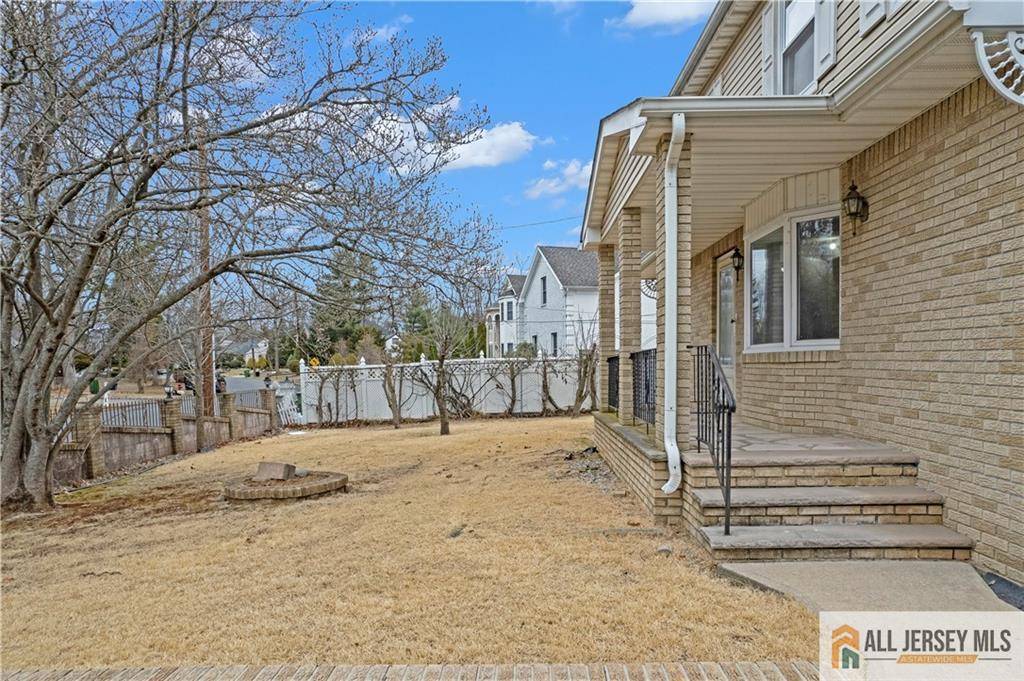 Edison, NJ 08820,37 Farmhaven AVE