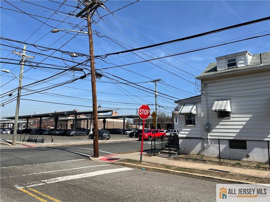 New Brunswick, NJ 08901,34 Bartlett ST