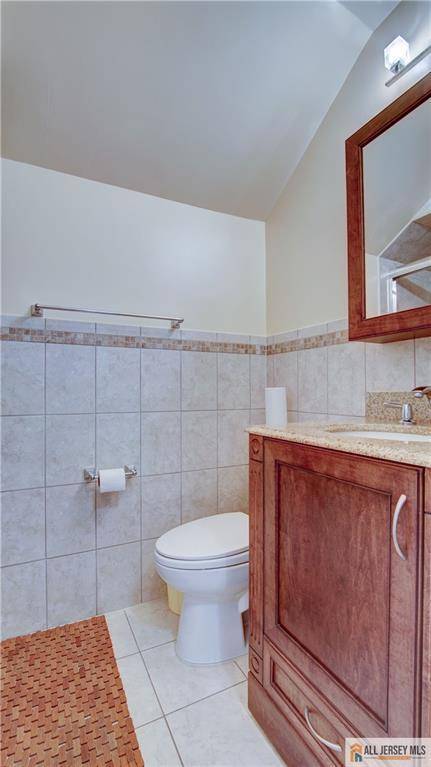 North Brunswick, NJ 08902,1141 Schmidt LN