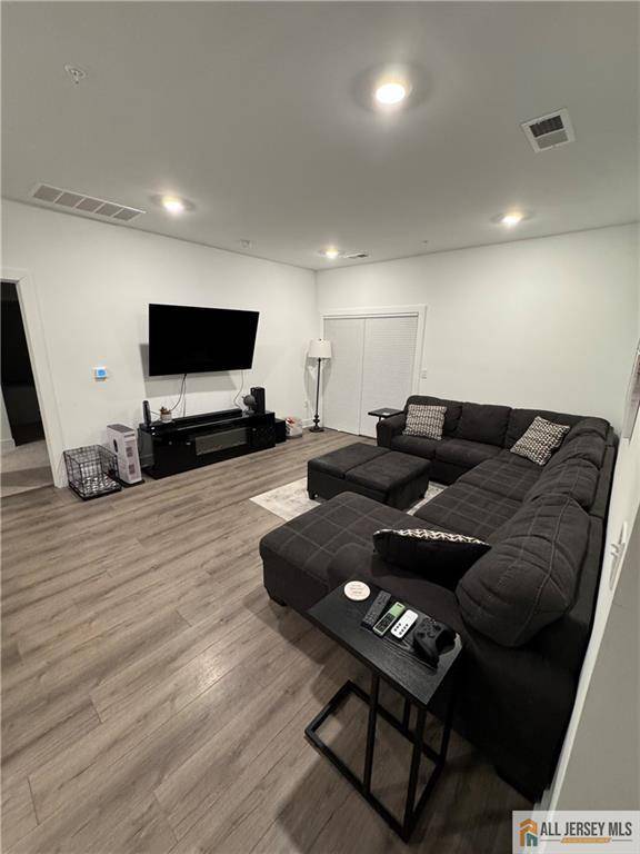 Jamesburg, NJ 08831,1112 Vanderbergh BLVD #1112