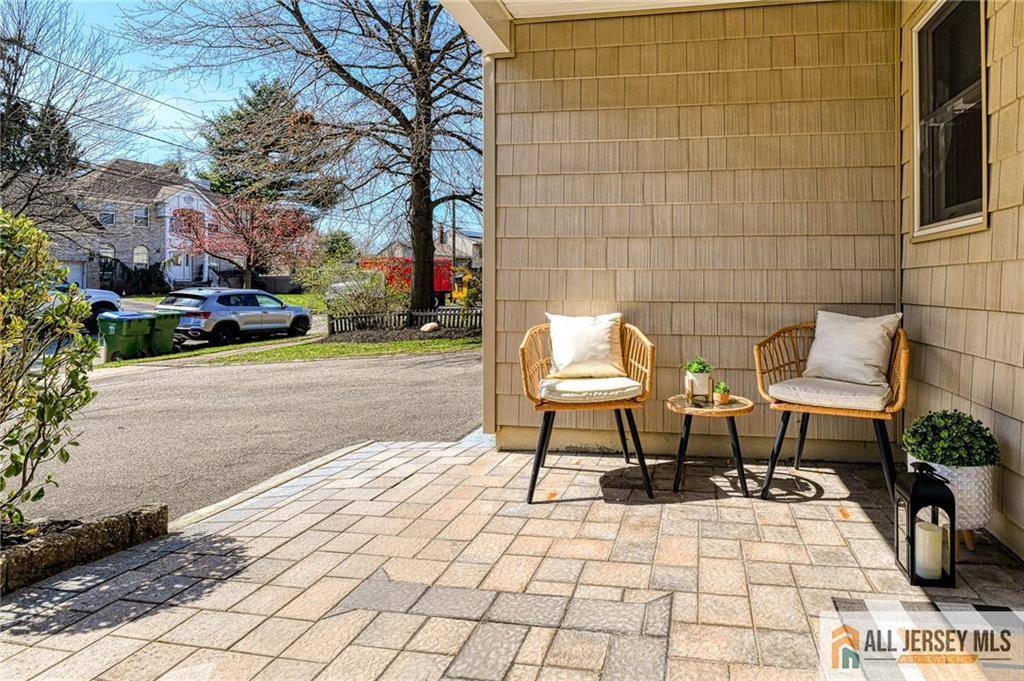 Edison, NJ 08817,35 Outcalt RD